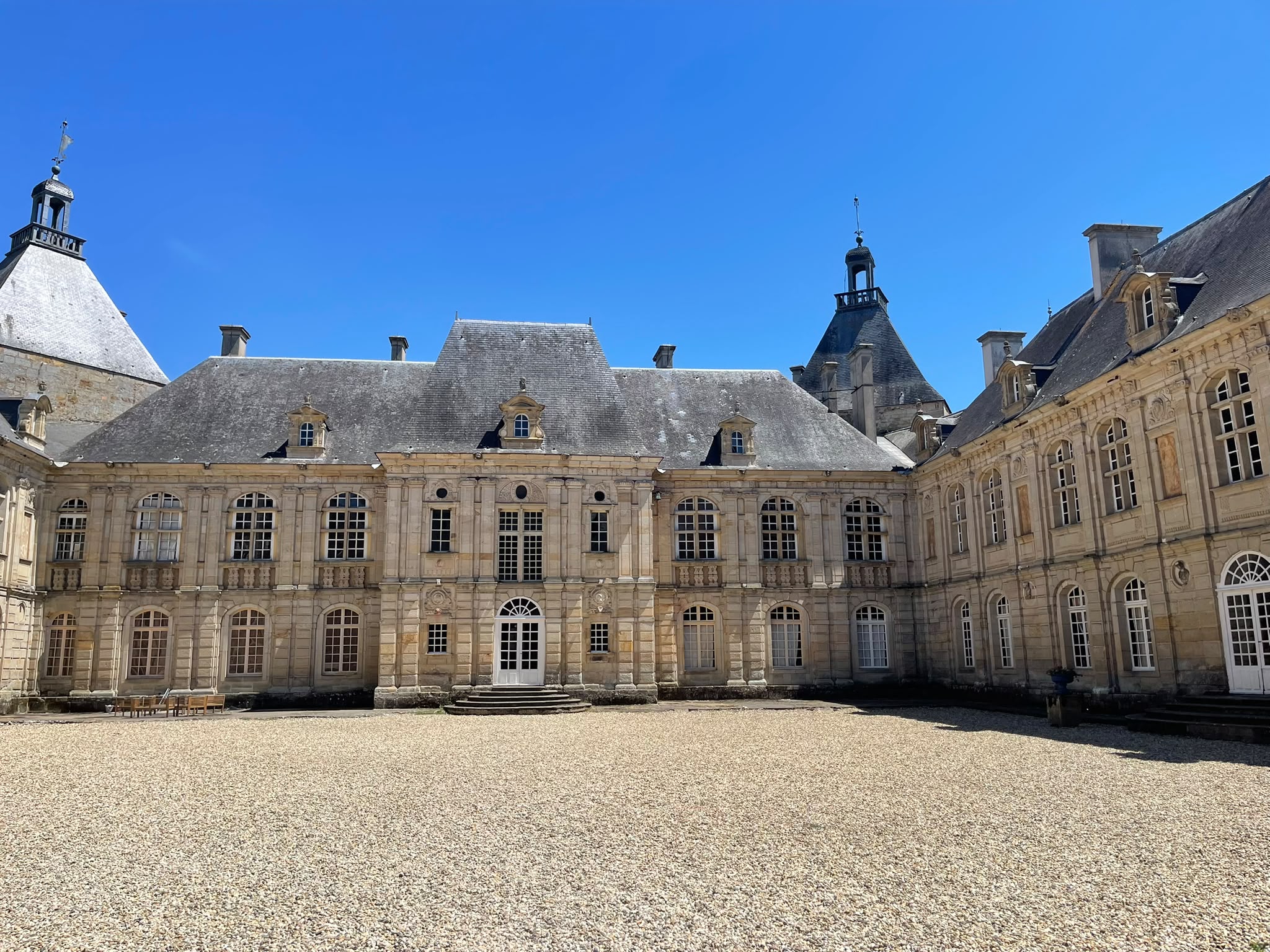 The main courtyard and its Renaissance façades