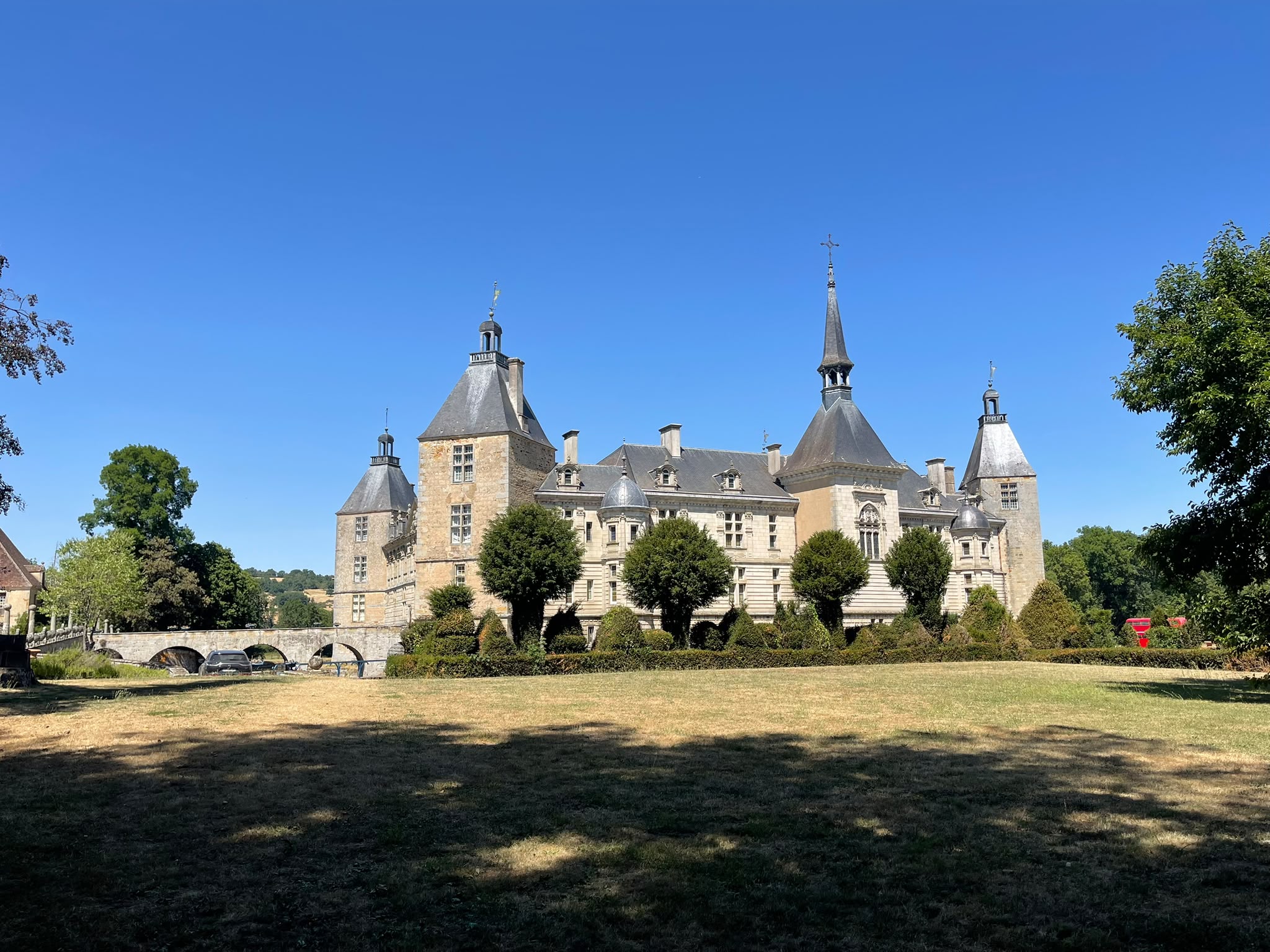 The château and its towers seen from the park